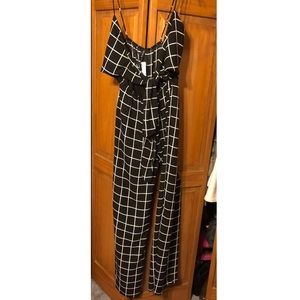 Cute black and white patterned pantsuit!